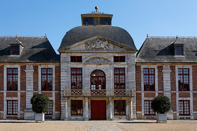 Chateau du Champ de Bataille-042